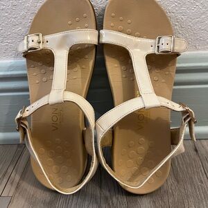 Vionic Women's Adriane Cream Patent Leather Sandals